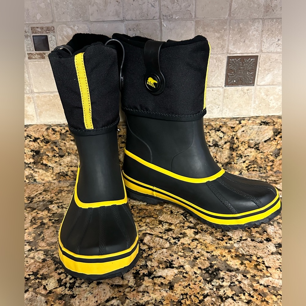 Black & Yellow Sorel Rain Boots With‎ Warming Inserts Size 4 - NEW